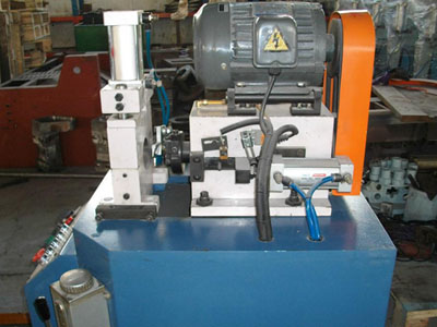 大口徑無縫管加工設(shè)備